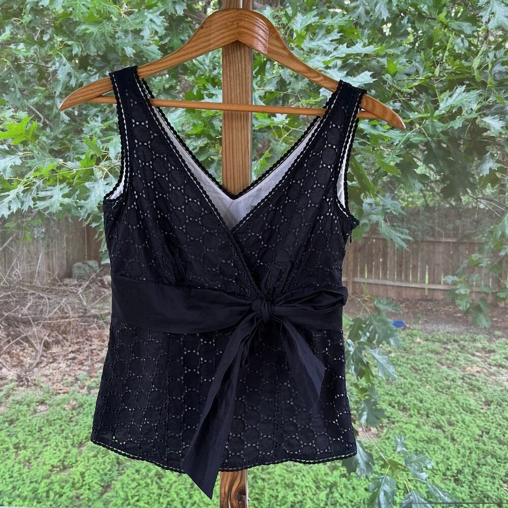 Ann Taylor Women's Black Eyelet Bow Front Sleeveless Top Size 0P